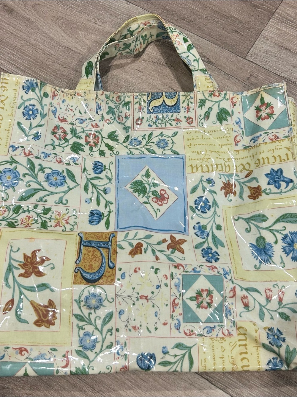 Samuel Lamont
Vintage PVC
Coated Tote Bag
Floral Laminated
Shopper Zipper
Pocket